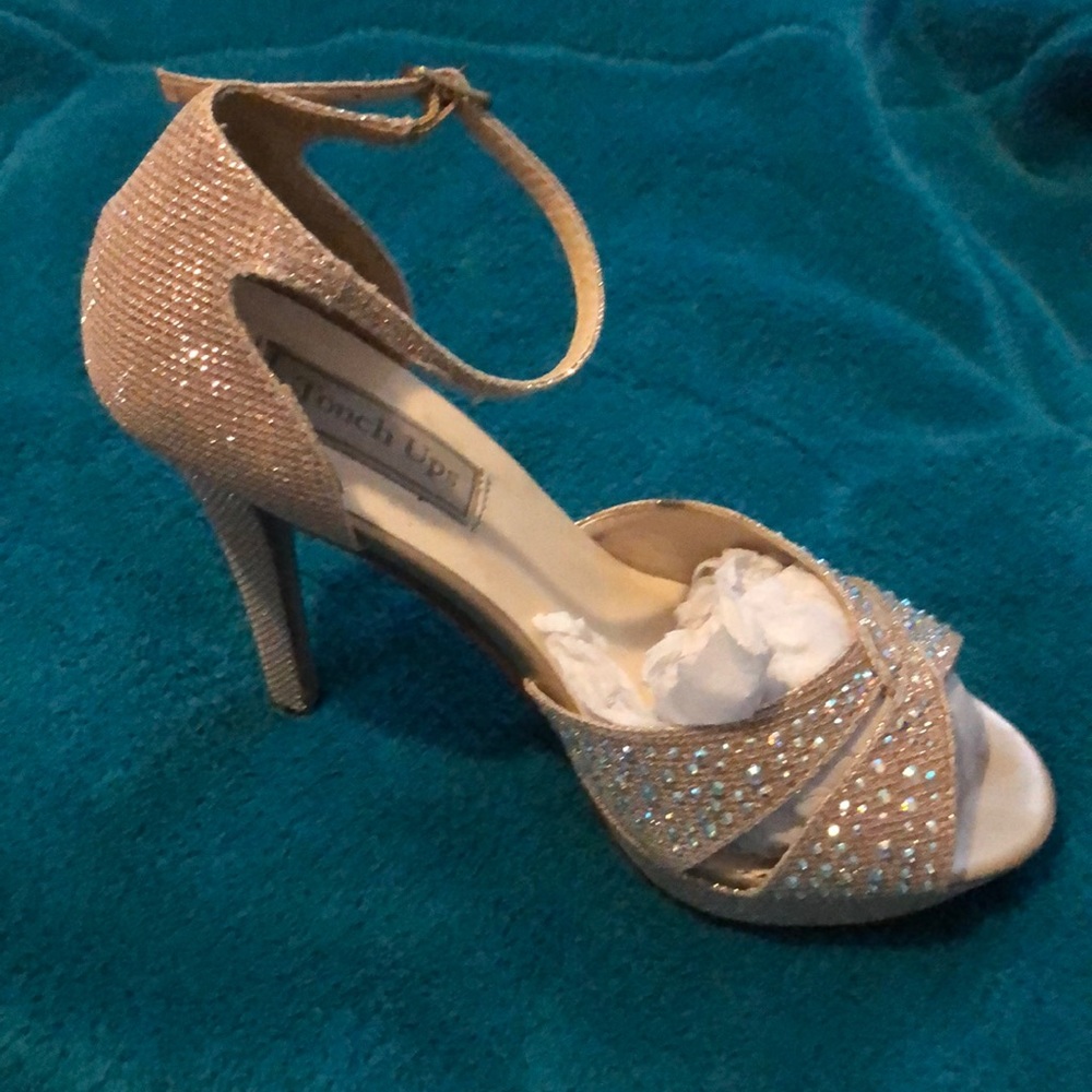 Touch up pageant shoes 7 1/2